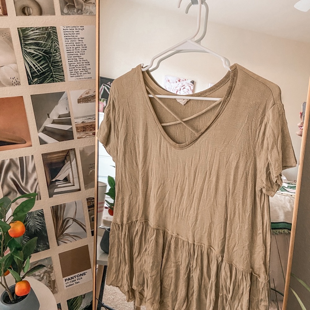 Francesca’s Light Yellow/ Green Flowy Top